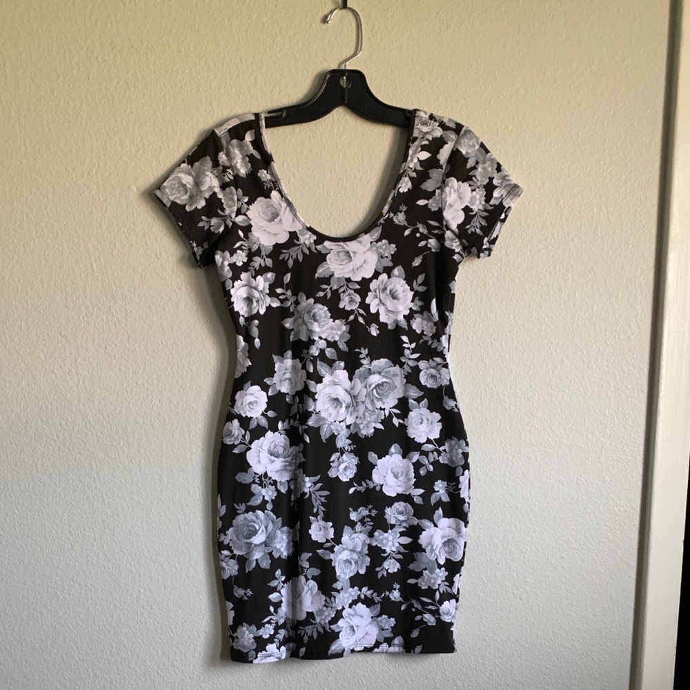 Floral print black/grey/white small mini dress